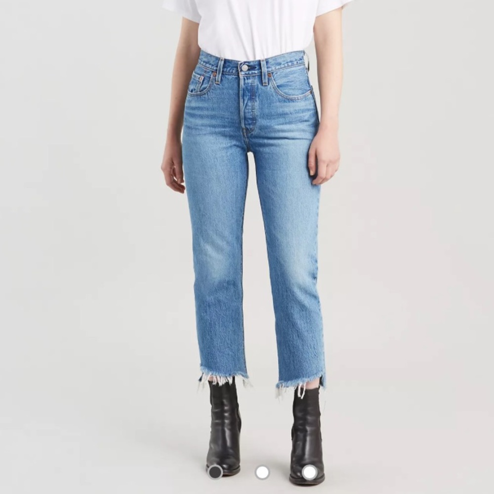Levi’s 501 Straight Jeans Raw Hem Medium Wash